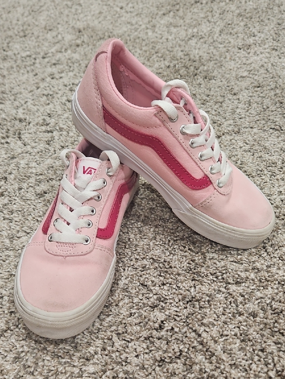 Vans Little Girl's Sz. 1 Pink Low-Top Sneakers with Hot Pink Side Stripe